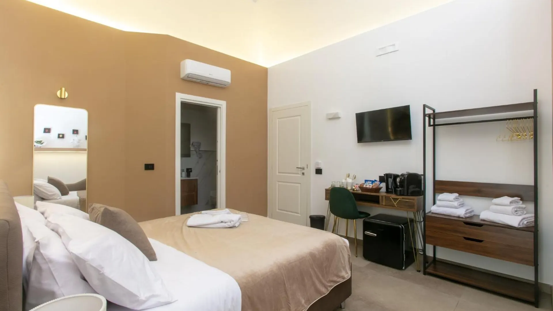 Pignasecca Domus Hotel Naples 0*,