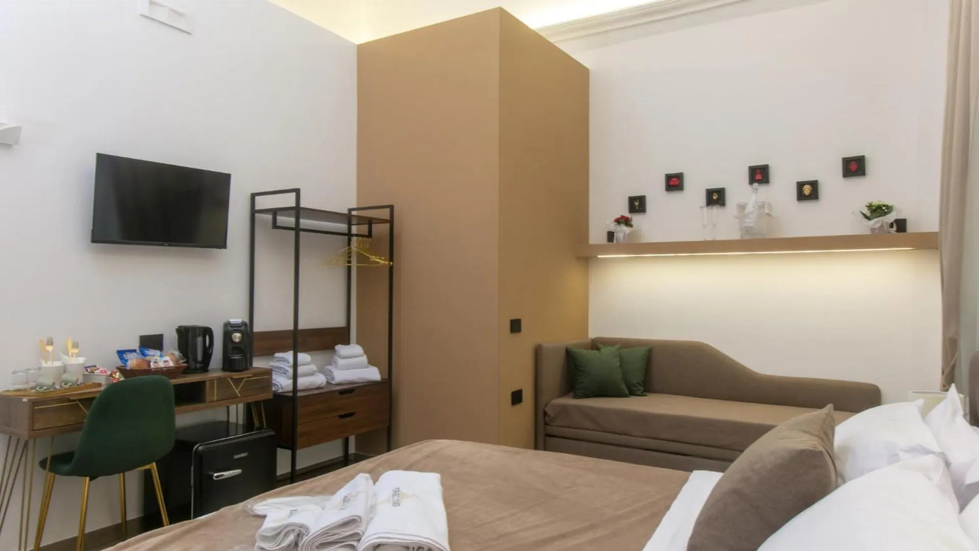 Guest house Pignasecca Domus Hotel Naples Italy