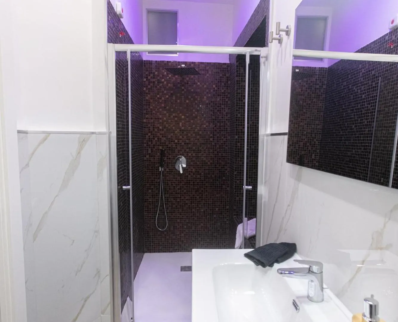 Guest house Pignasecca Domus Hotel Naples Italy
